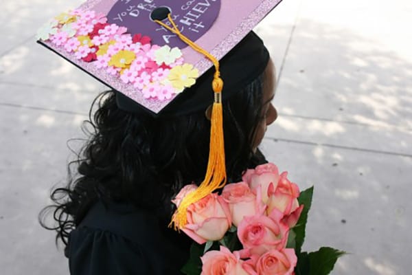 Tips for Choosing the Perfect Graduation Flowers